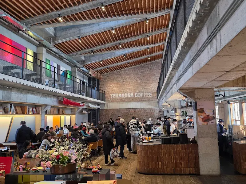 테라로사 커피공장 내부