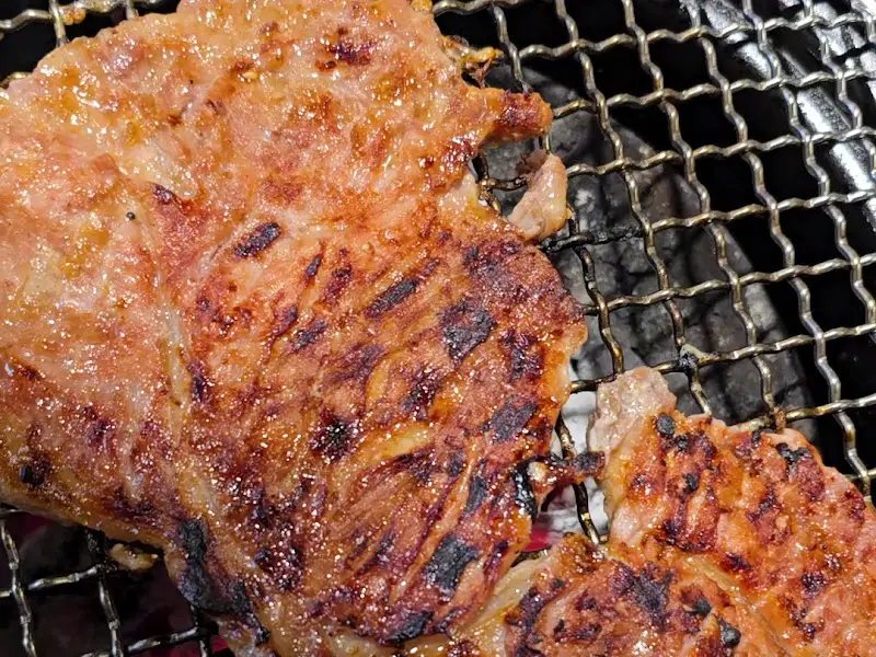 노릇하게 구워진 뽈항정살