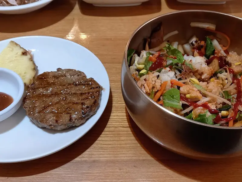 촉촉한 육즙이 살아있는 떡갈비