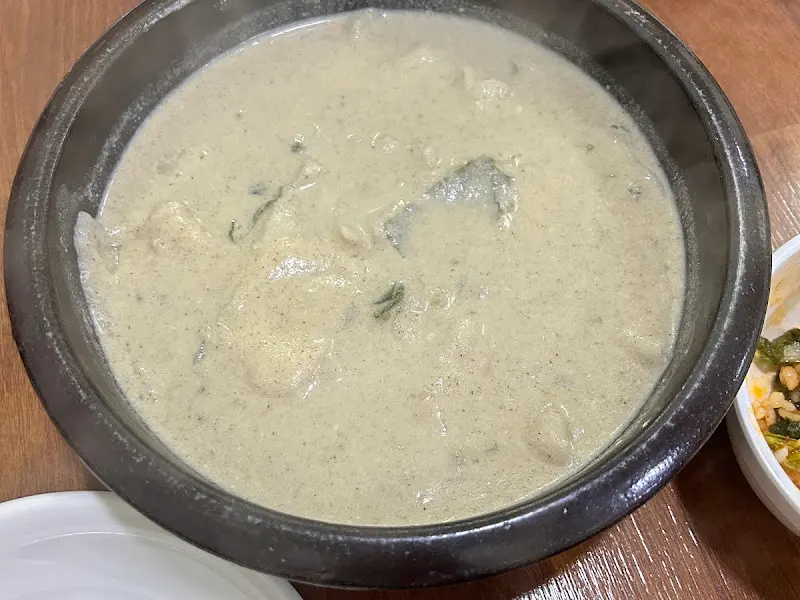 검은콩 콩국수의 모습