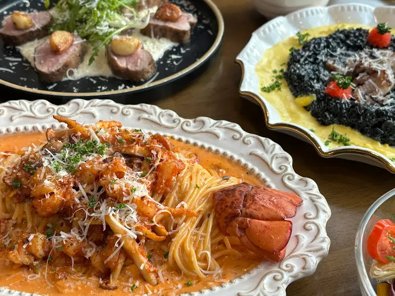 랍스터 로제 파스타, 돼지 안심 스테이크, 먹물 리조또
