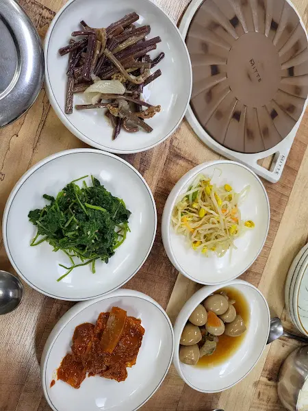 다양한 밑반찬 클로즈업