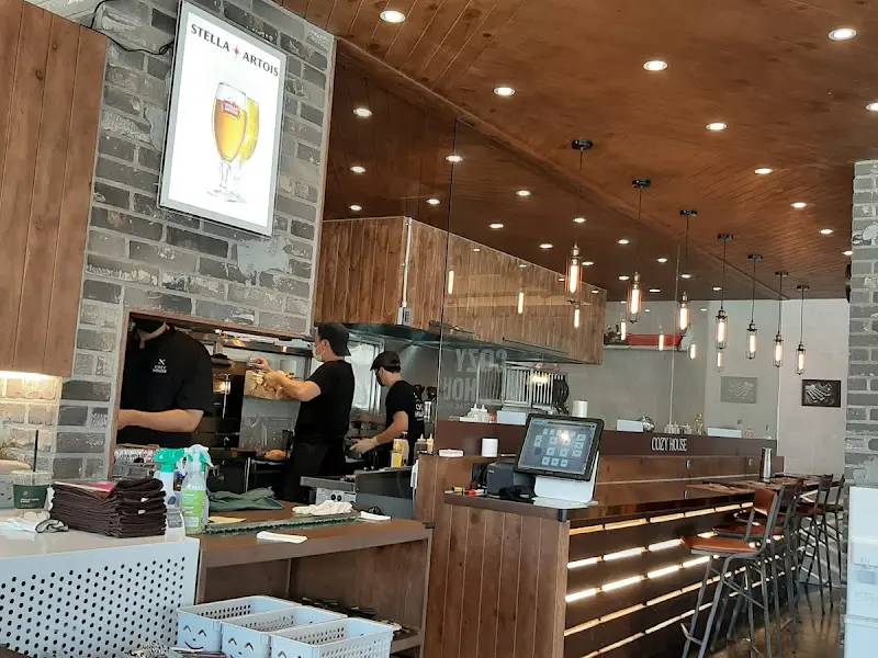 COZY HOUSE의 따뜻하고 아늑한 분위기