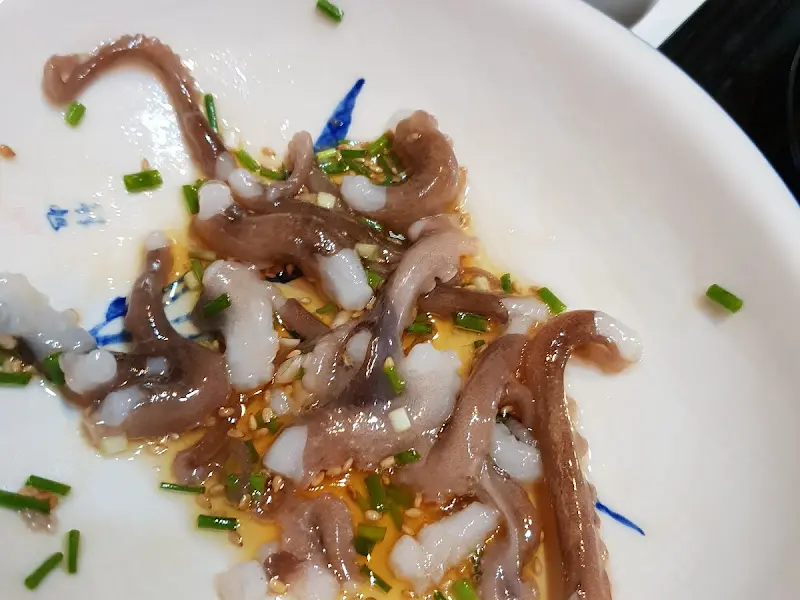 꿈틀거리는 산낙지