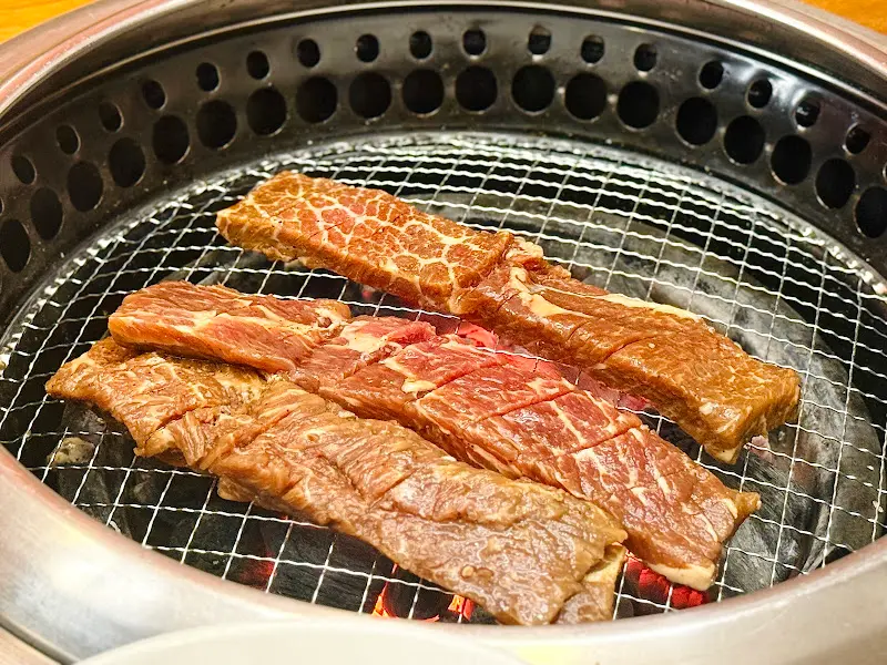 소갈비 굽는 모습