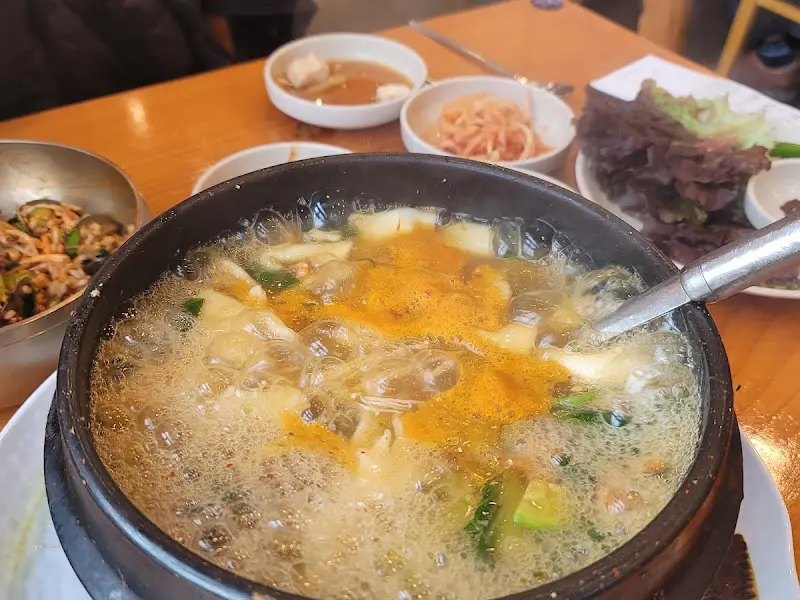 정선할머니 보리밥 내부