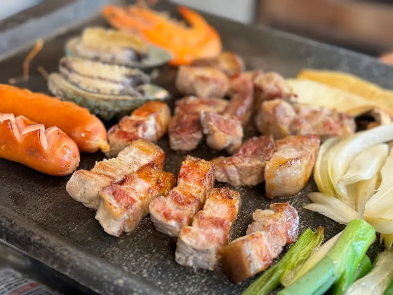 잘 구워진 흑돼지