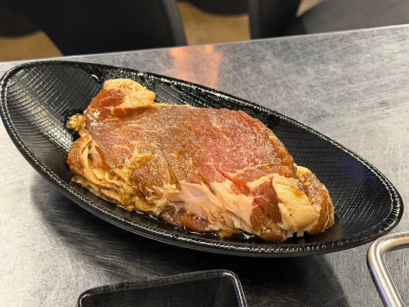 윤기가 흐르는 목살