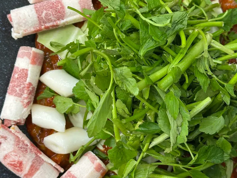 쭈꾸미와 삼겹살, 미나리의 만남