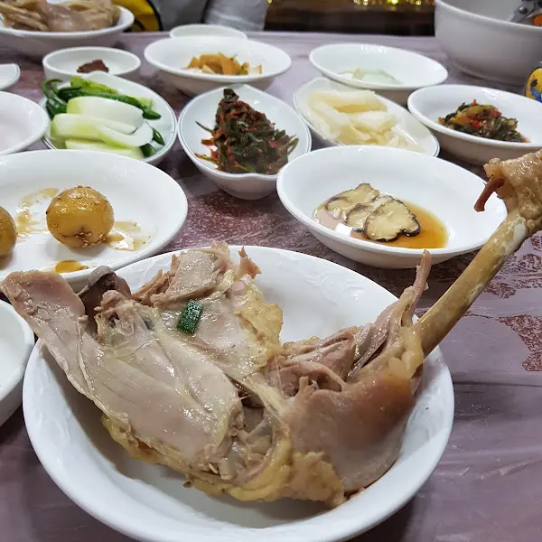 흑마늘 한방 해신탕 속 토종닭