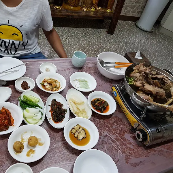 흑마늘 한방 해신탕과 밑반찬