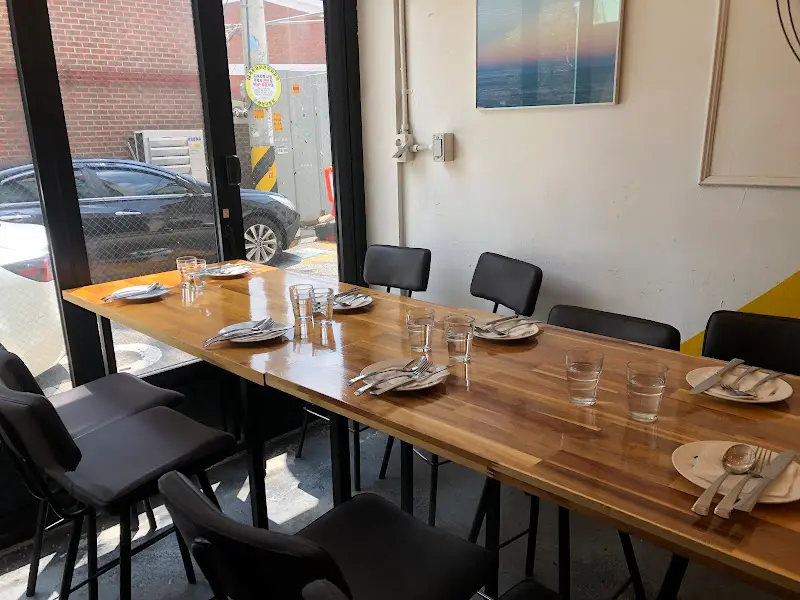 쥬벤쿠바 내부 테이블