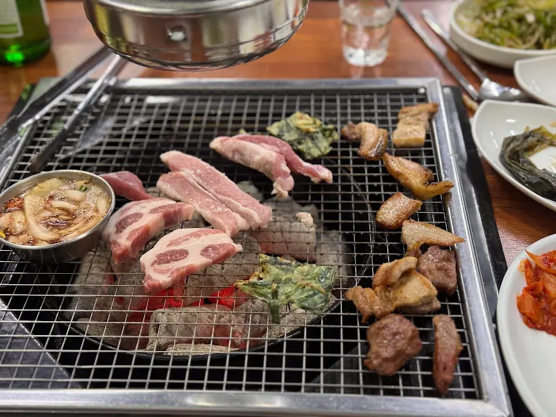 돼지고기와 함께 구워먹는 깻잎장아찌