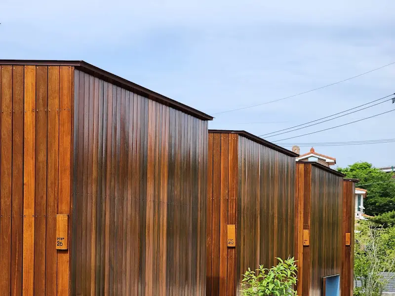 오마이북카페 건물