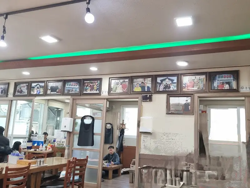 진소매운탕 내부 인테리어