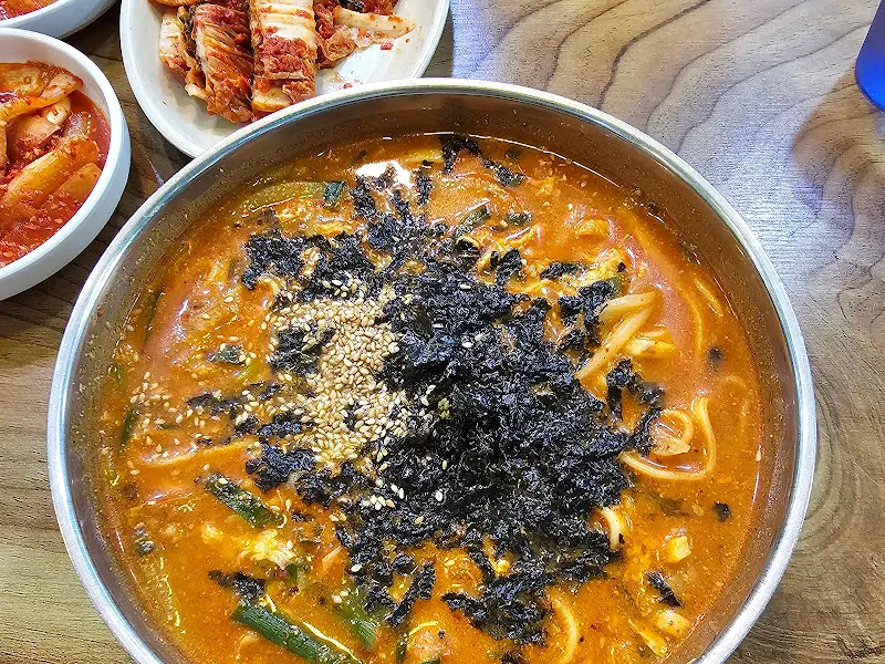 진소매운탕 어탕칼국수 근접샷