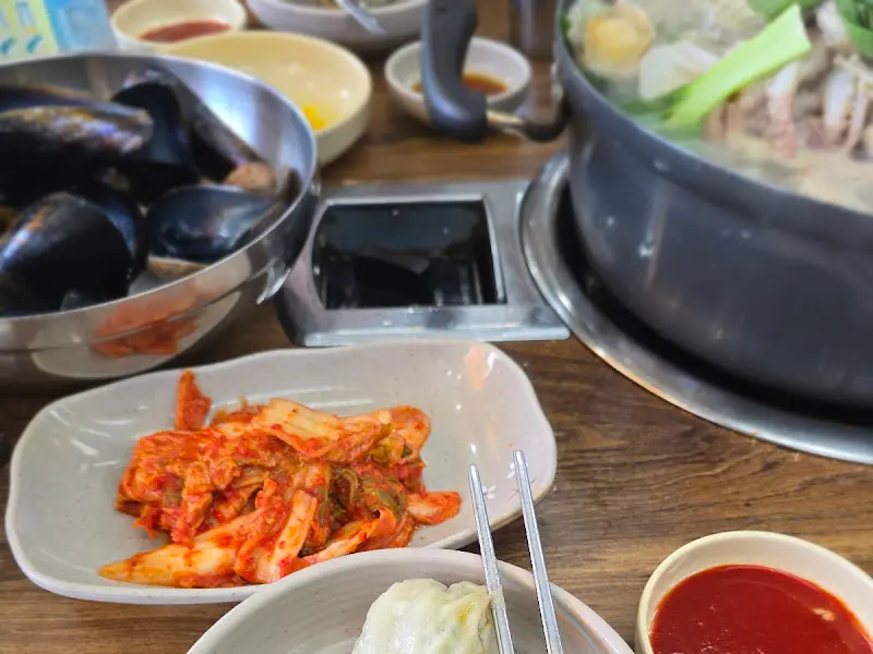 해물칼국수 상차림