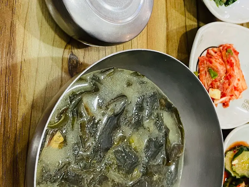 들깨 미역국, 고소한 향이 느껴지는 듯하다.