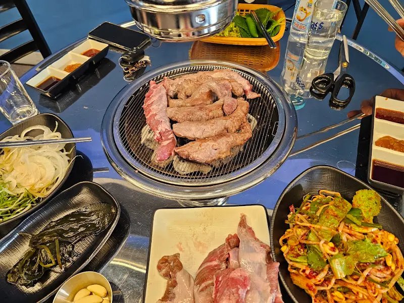 잘 구워진 삼겹살