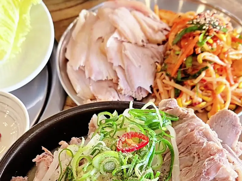 윤기가 자르르 흐르는 돔베고기