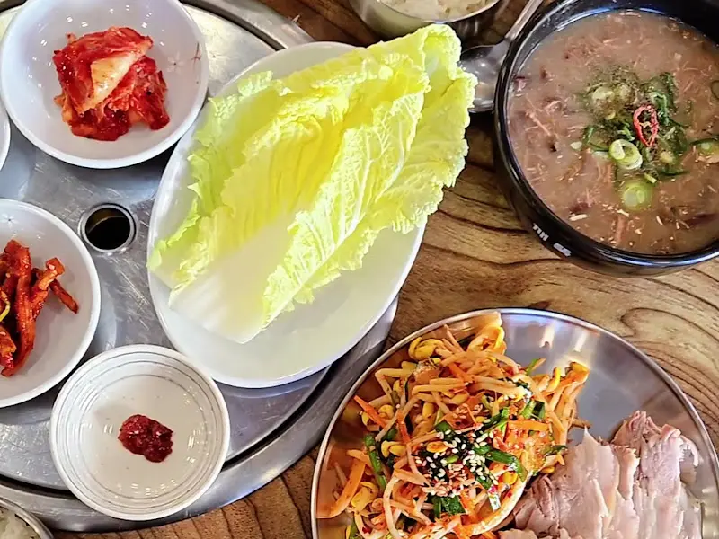 돔베고기와 밑반찬