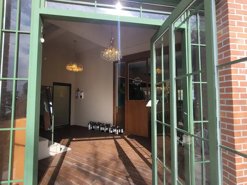 꼼뜨드 fees 입구