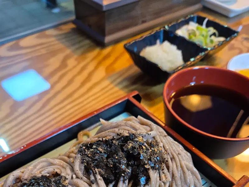 판모밀 한 상 차림