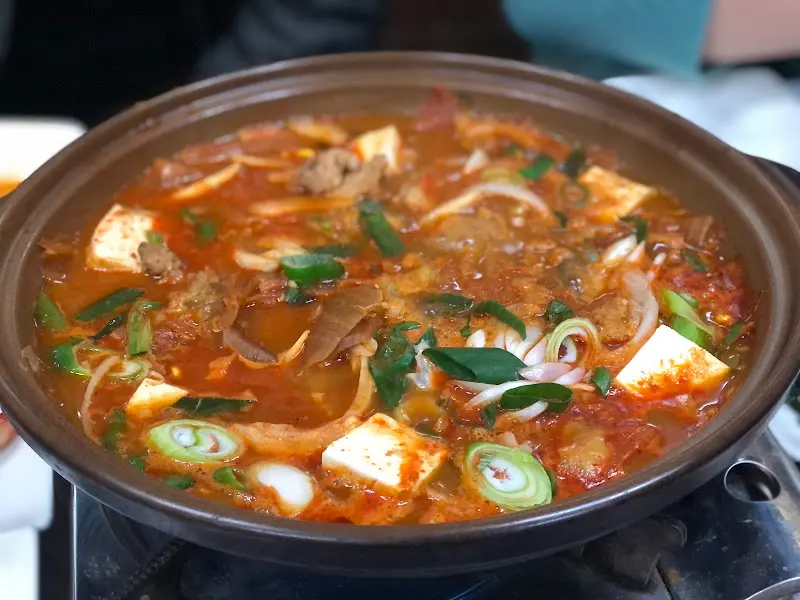 보글보글 끓고 있는 김치찌개