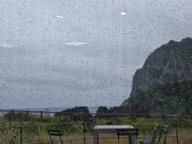 비오는 날의 성산일출봉