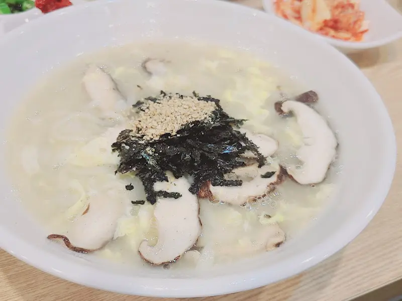 푸짐한 감자칼국수 한 상 차림