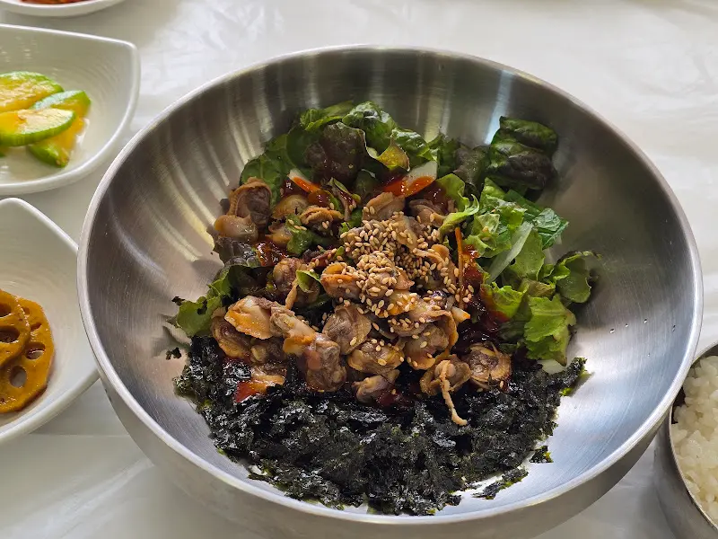 꼬막비빔밥의 정갈한 모습