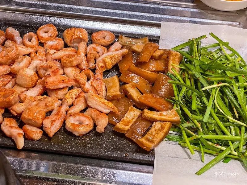 노릇하게 구워진 껍데기