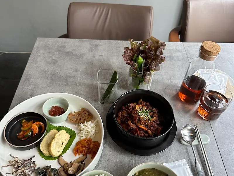 제육볶음 한 상 차림