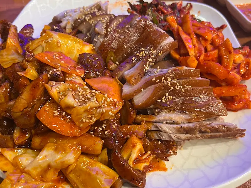 튀김족발 메인 플레이트