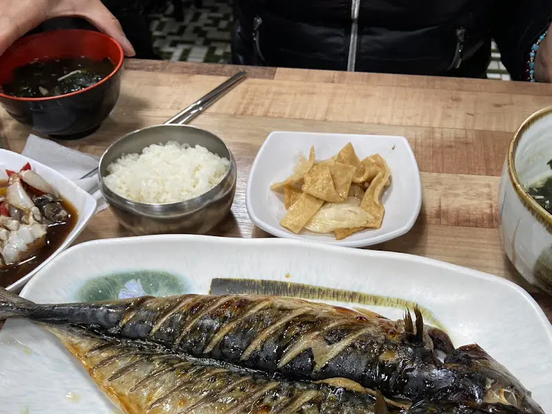 노릇노릇하게 구워진 고등어구이