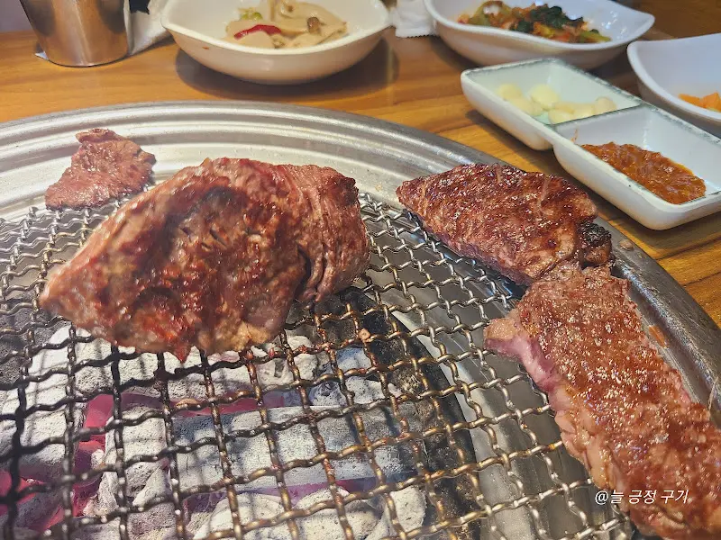 노릇하게 구워진 안심