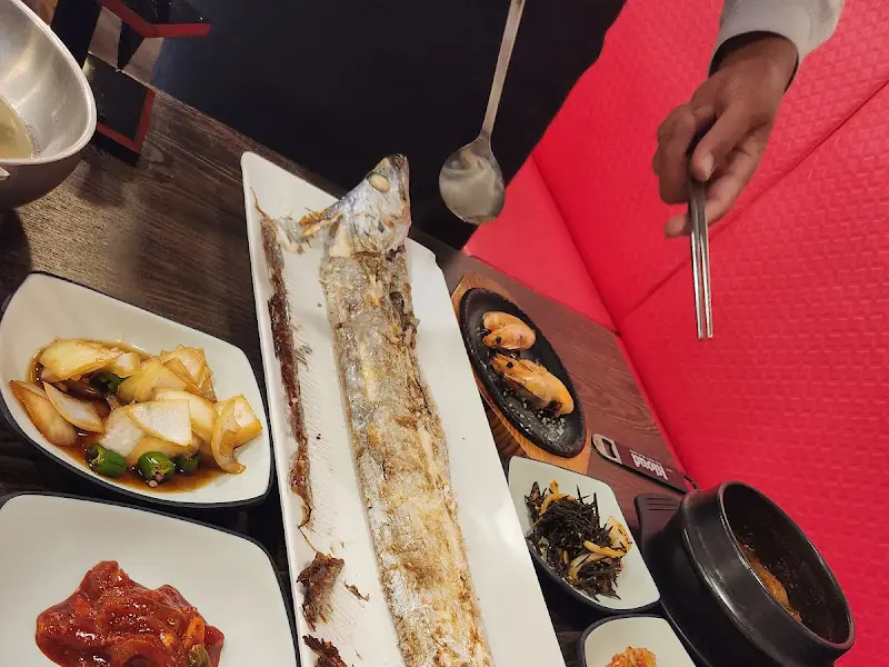 노릇노릇하게 구워진 갈치구이