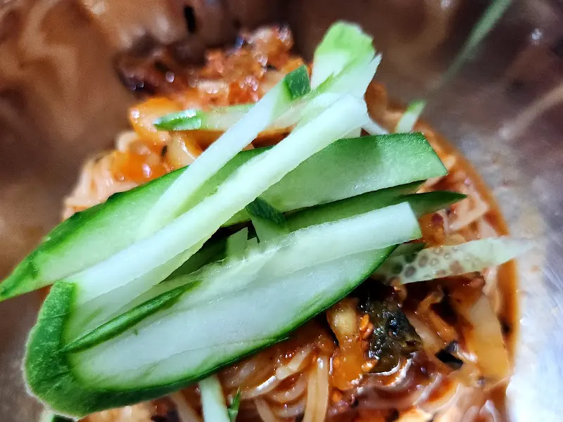 매콤달콤 비빔국수