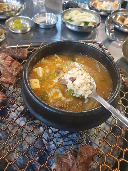 고기와 함께 즐기는 된장찌개