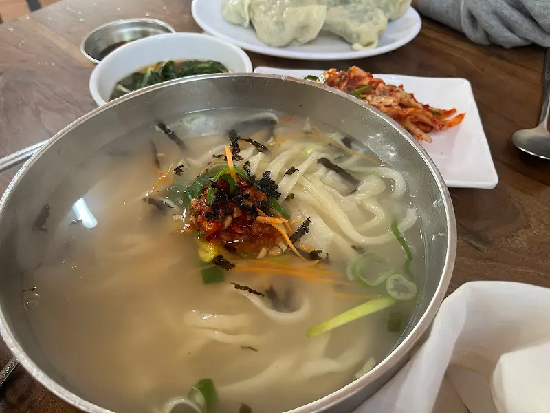 만두칼국수 클로즈업