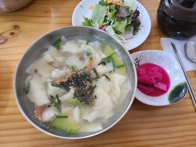 수제비와 샐러드, 무피클