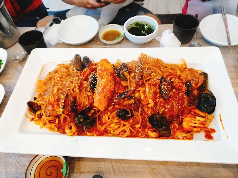 푸짐한 모듬 별난찜 비주얼