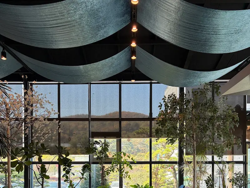 창밖으로 보이는 백운호수 뷰