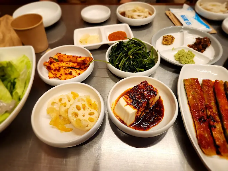 다양한 곁들임 찬