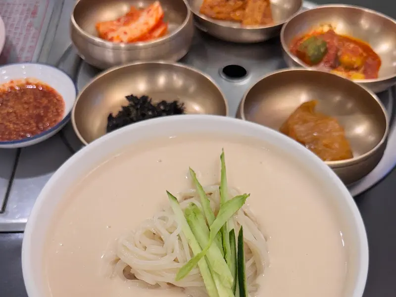 크리미한 콩국수