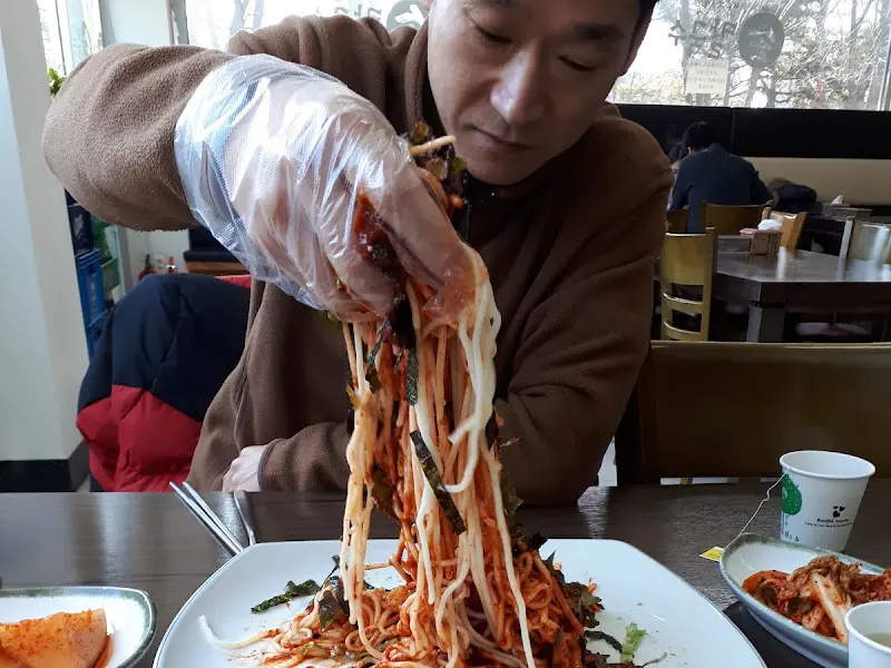 비빔국수 비비기