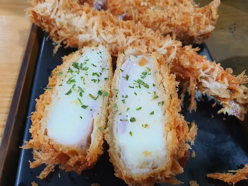 환상적인 치즈카츠 단면