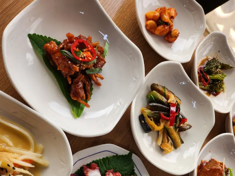 다채로운 반찬들