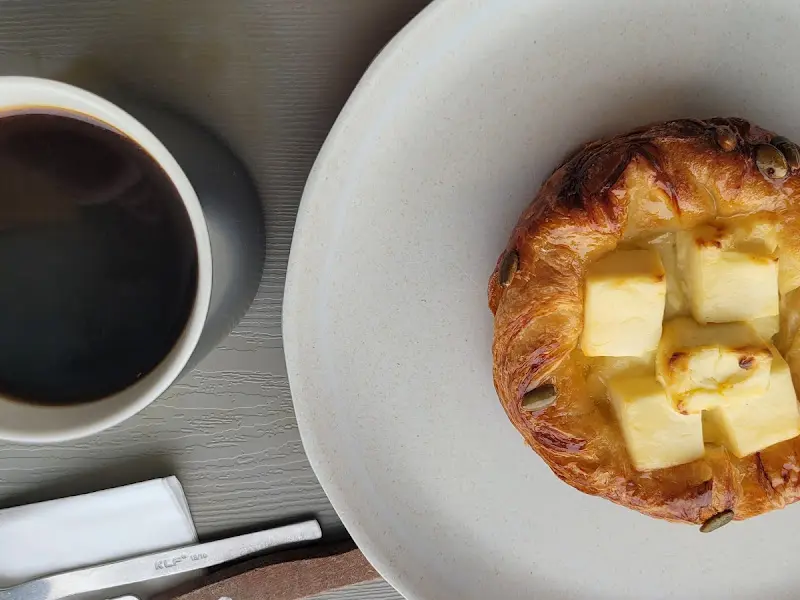 버터크림라떼와 어니언크림치즈베이글