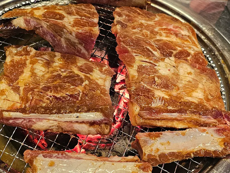 숯불 위 돼지갈비